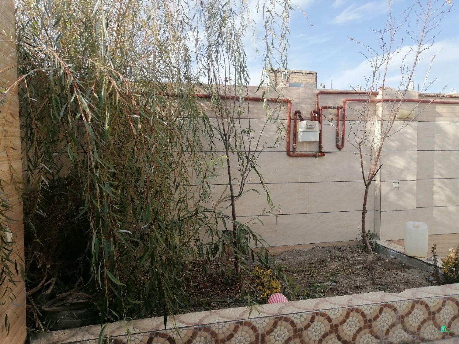 کد14028 (خانه ویلایی 245 متری ارتفاع دار خیابان سروش)