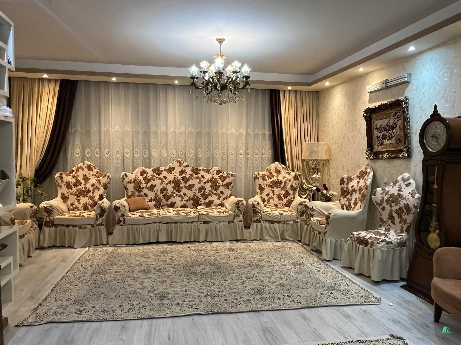 کد14109 (آپارتمان  100 متری خوش نقشه خیابان حکیم شفایی دوم)
