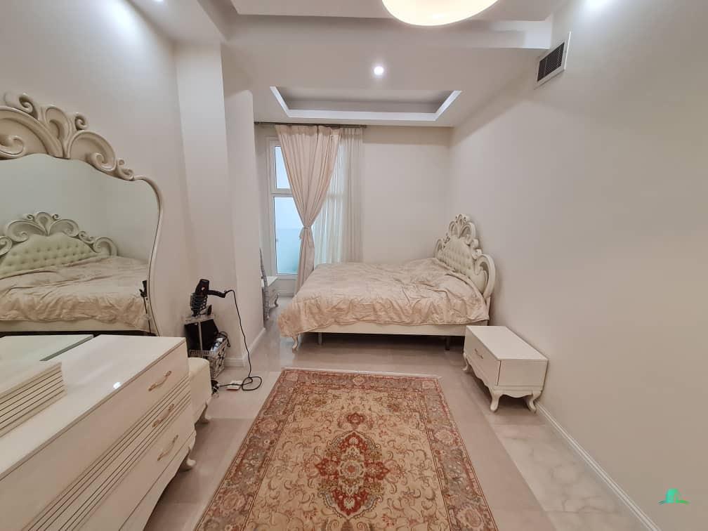 کد14112 (فروش آپارتمان  220 متری شیک خیابان پروین)