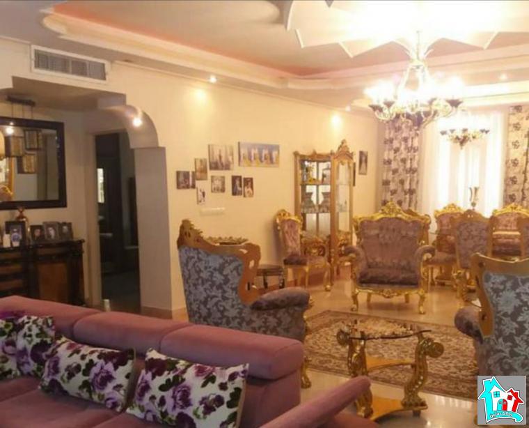 کد 8095(فروش ویلایی 3 طبقه 200 متری خیابان پروین)